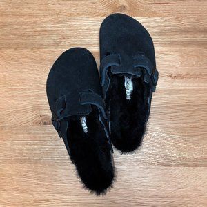 Hard to find Birkenstock Boston Fur lined slide w/ Black hardware